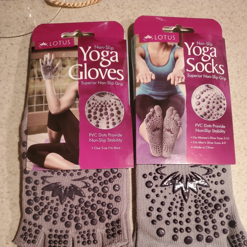 Yoga Gloves And Sock Set
